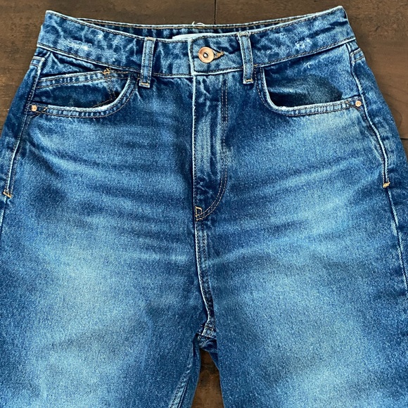 ZARA Dark Wash Mom Jeans - Picture 2 of 6